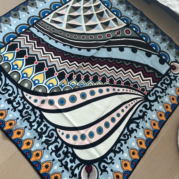 Delvaux Multicolor Patterned Scarf 100% silk twill - Picture 2 of 5